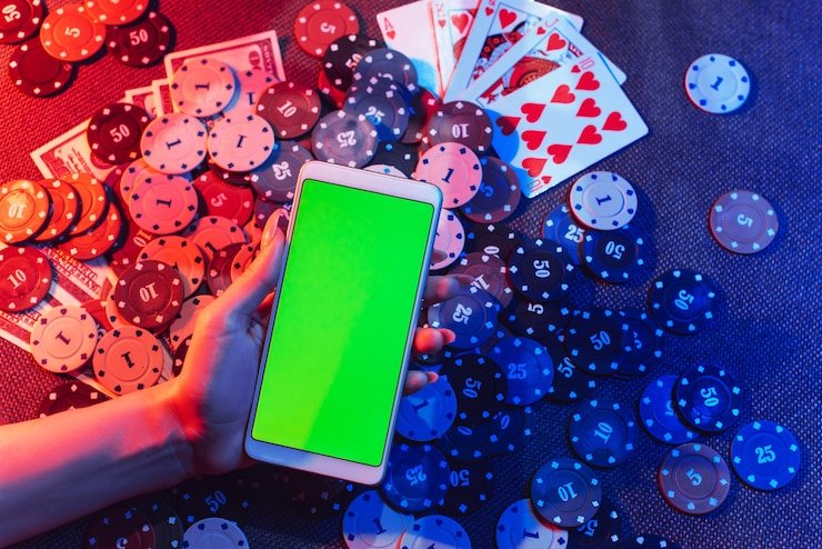 Pengguna membaca skenario hiburan online